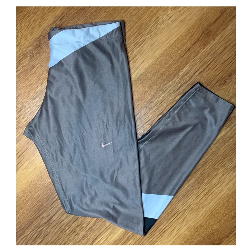 Nike Dri-Fit Women’s Multicolored leggings